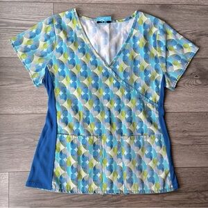 Gem Scrubs Women’s 2-Pocket V-Neck Scrub Top